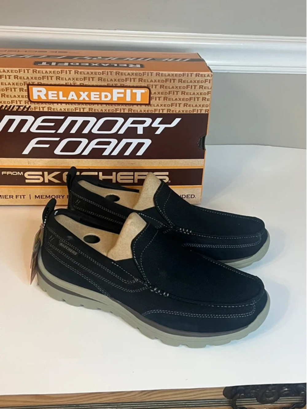 Skechers Superior Milford Men’s 9 Extra Wide Relaxed Fit Memory Foam Shoes NIB